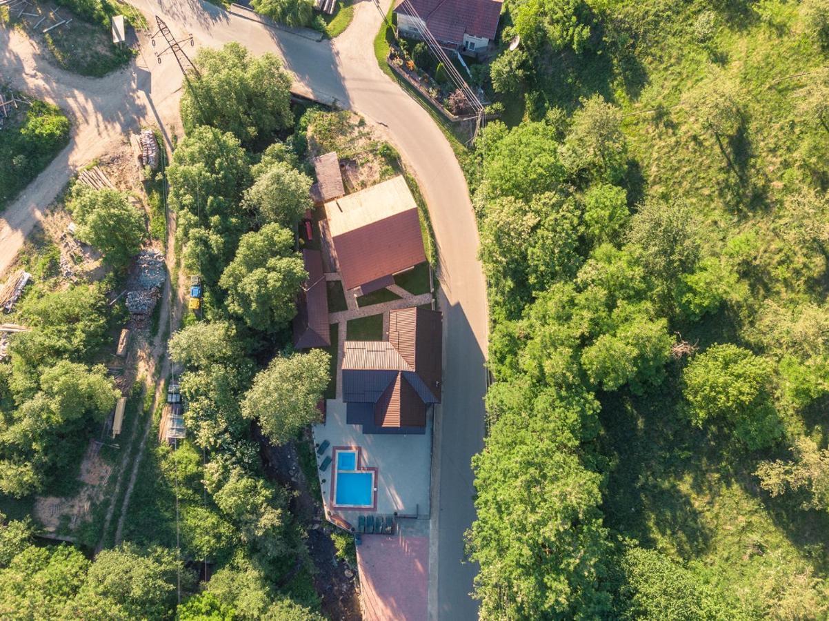 Pensiunea Petru Sugag Exterior photo